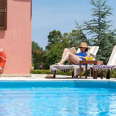 Sleeps 6 With Pool And Wifi Sami (Kefalonia)