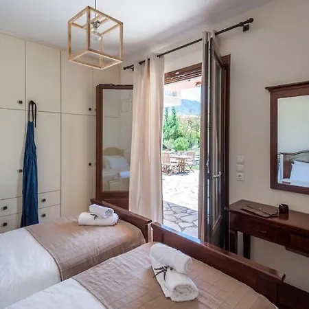 Villa Sleeps 6 With Pool And Wifi Sami (Kefalonia)